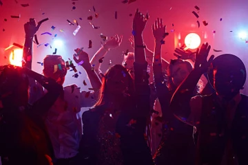 பேஸ்புக் களியாட்டத்தில் அரசியல் அதிர்ச்சி ; கைதானவர்களில் NPP முக்கியஸ்தரின் மகளும் பட்டியலில்