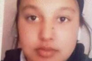 பள்ளிக்கூட சீருடையுடன் வீட்டில் இருந்து வெளியில் சென்றாள்! 14 வயது லண்டன் மாணவி தொடர்பில் புகைப்படத்துடன் முக்கிய தகவல்