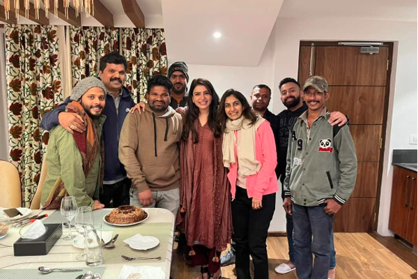 விவகாரத்துக்குப்பின் இரவில் பிறந்தநாளை கொண்டாடிய சமந்தா.. ஆனால், பக்கத்துல யார் இருக்க தெரியுமா | Samantha Brithday Celebration