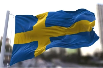 நாட்டை விட்டு வெளியேற சொந்த குடிமக்களுக்கு பணம் தரும் நாடு!