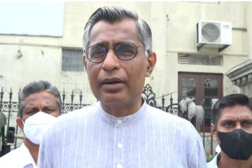 "..මෙතරම් විශාල හමුදාවක් අපට මොකටද...." ප්රබලයෙකුගෙන් හදිසියේම ආන්දෝලනාත්මක ප්රකාශයක්..