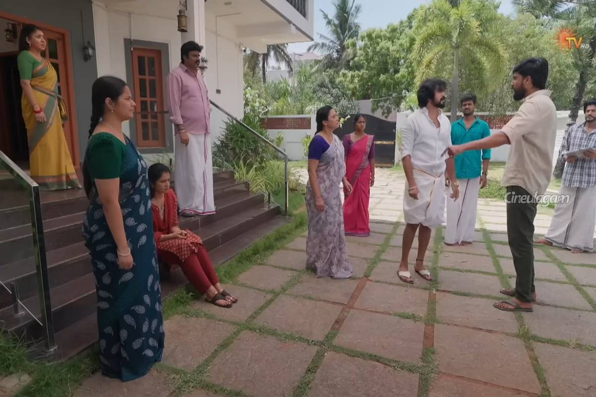 வீட்டிற்கு தெரிந்த தர்ஷினி விஷயம், ஈஸ்வரி கேள்விக்கு ஜனனி கொடுத்த ஷாக்கிங் பதில்... எதிர்நீச்சல் தொடர்கிறது சீரியல் | Ethirneechal Thodargiradhu Serial Promo