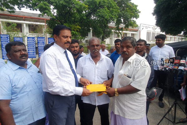 தமிழீழ விடுதலைப் புலிகளின் காலத்தில் இது நடக்கவில்லை...! ரவிகரன் எம்.பி பகிரங்கம் | Jaffna Fisherfolk Protest Against Indian Trawler தமிழீழ விடுதலைப் புலிகளின் காலத்தில் இது நடக்கவில்லை...! ரவிகரன் எம்.பி பகிரங்கம் | Jaffna Fisherfolk Protest Against Indian Trawler