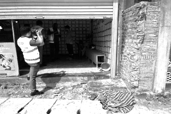 சிகை அலங்கார நிலையத்தில் இளைஞன் மீது கத்திக்குத்து தாக்குதல் | Young Man Stabbed At Hair Salon