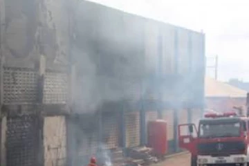 පානදූර තොටවත්ත ප්‍රදේශයේ මෙට්ට ප්‍රදර්ශනාගාරයක ගින්නක්