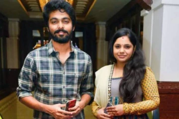 புதிய தொழிலை தொடங்கிய இசையமைப்பாளர் ஜி.வி.பிரகாஷ் மனைவி சைந்தவி- இதோ புகைப்படங்கள்