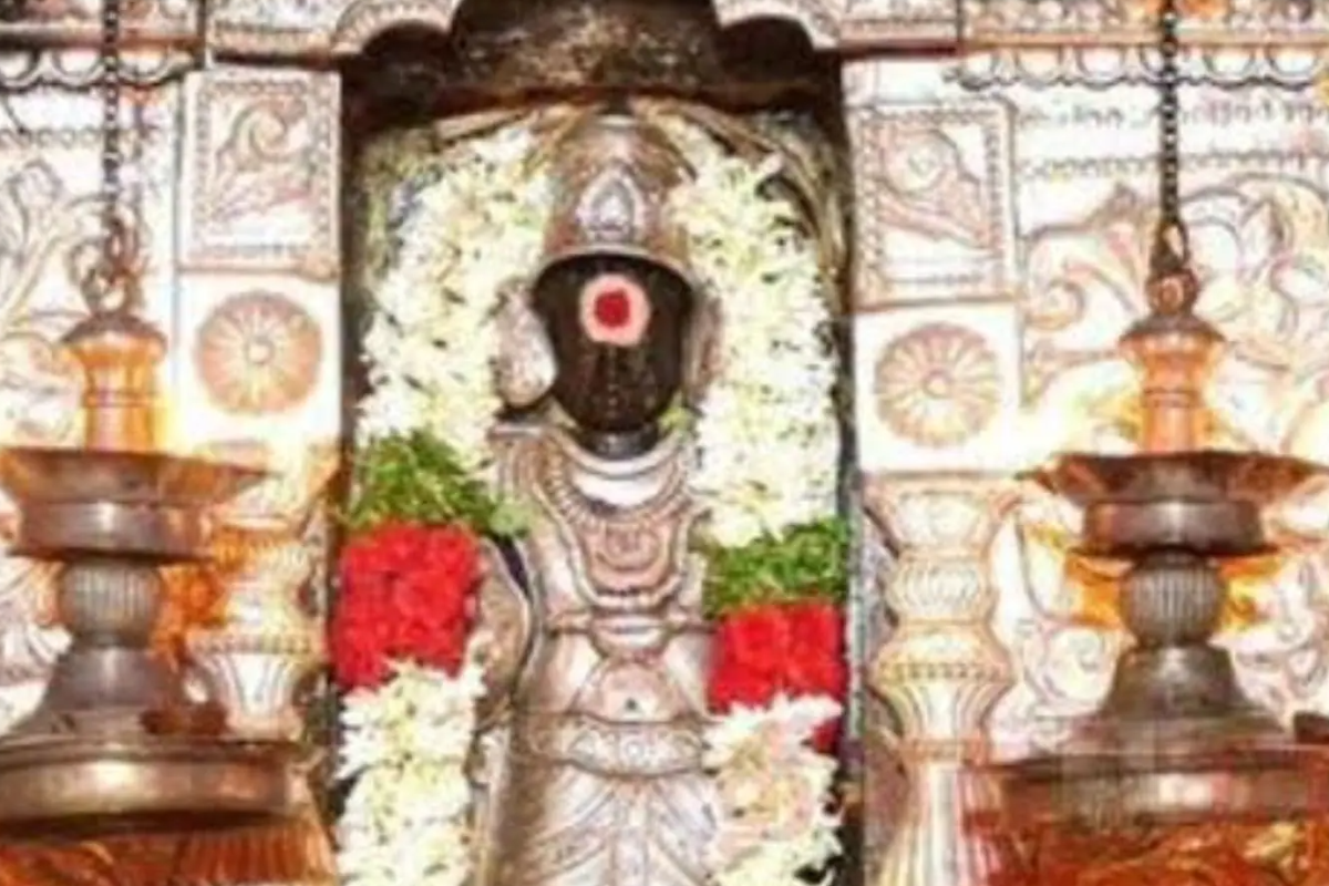 ஆன்மீகம்: வீடுகளில் எலுமிச்சை பழ தீபம் ஏற்றலாமா? | Spiritual Rules We Should Follow In Home