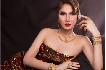 உடையால் ஏற்பட்ட சிக்கல்; நாடு கடத்தப்படும் அபாயத்தில் திருநங்கை