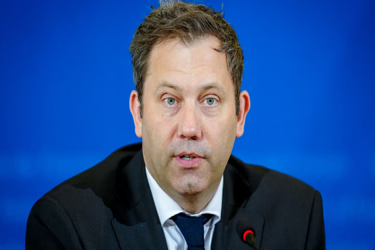 சர்வதேச சட்டத்தை மீறியுள்ள ஈரான் மீதான தாக்குதல்கள் : சுவிஸ் பாதுகாப்பு அமைச்சர் அறிவிப்பு | Attacks On Iran Violate International Law சர்வதேச சட்டத்தை மீறியுள்ள ஈரான் மீதான தாக்குதல்கள் : சுவிஸ் பாதுகாப்பு அமைச்சர் அறிவிப்பு | Attacks On Iran Violate International Law