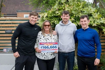 மறைந்த கணவர் விட்டுச்சென்ற லொட்டரிச்சீட்டு: உணர்ச்சிப்பெருக்கில் ஆழ்ந்துள்ள மனைவி