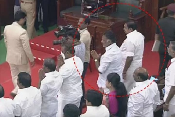 அன்பு மலர்களே.. நம்பி இருங்களே.. சட்டப்பேரவையில் ஒன்றாக அமர்ந்திருந்த ஈபிஎஸ், ஓபிஎஸ்