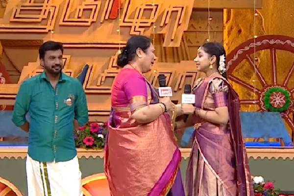 67 வயது VS 13 வயது: நடிகைகளுக்கு இடையில் போட்டி! கொளுத்தி போட்ட தொகுப்பாளர் | Tamizhatamizha Pongal Special Show Promo