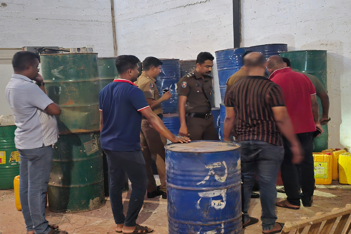 யாழ்ப்பாணத்தில் பதுக்கி வைக்கப்பட்டிருந்த பாரியளவு எரிபொருள் மீட்பு | Large Amount Of Fuel Stored In Jaffna Recovered