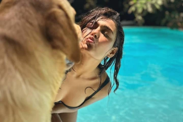 நீச்சல் உடையில் தாராள கவர்ச்சி.. ஷாலினி பாண்டே ஹாட் போட்டோஷூட்