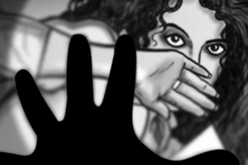 புனேவில் மாடல் பெண்ணை நடிகையாக்குவதாக கூறி பாலியல் வன்கொடுமை செய்த கொடூரம்