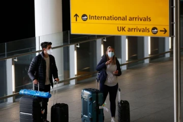 பிரித்தானியாவின் பயணக் கட்டுப்பாடுகளில் தளர்வு! - 47 நாடுகள் சிவப்பு பட்டியலில் இருந்து நீக்கம்