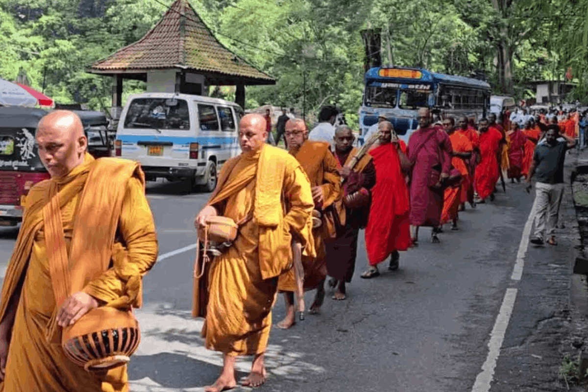 சிறையில் வாடும் ஞானசார தேரருக்கு ஆதரவு தெரிவிக்கும் பேரணி ஆரம்பமானது.. | Rally In Support Gnanasara Thero Begins சிறையில் வாடும் ஞானசார தேரருக்கு ஆதரவு தெரிவிக்கும் பேரணி ஆரம்பமானது.. | Rally In Support Gnanasara Thero Begins