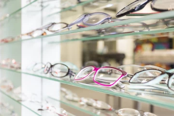 மையோபியா நோயால் பாதிக்கப்பட்ட மக்கள்