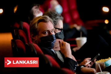 கூட்டத்தோடு கூட்டமாக திரையரங்கில் படம் பார்க்க வந்த உலகப் புகழ் இயக்குநர்! வெளியான வைரல் புகைப்படம்