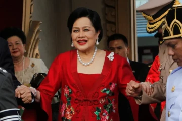 தாய்லாந்தின் முன்னாள் ராணி காலமானார்