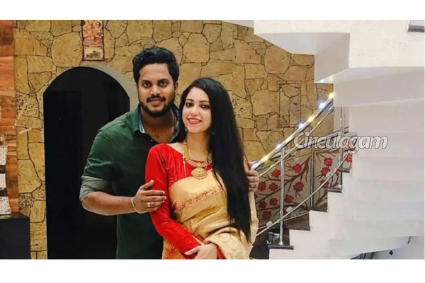 மாதம்பட்டி ரங்கராஜை மறுமணம் செய்த ஜாய் கிரிசில்டாவின் முதல் கணவர் யார் தெரியுமா?... போட்டோவுடன் இதோ | Fashion Designer Joy Crizildaa First Husband