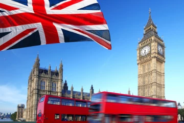 லண்டனில் முக்கிய வீதிகள் முடக்கம்; மக்கள் அவதி!