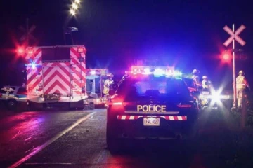 பாய்ந்து வந்த ரயில்... தூக்கி வீசப்பட்ட கார்: கனடாவில் கோர சம்பவம்