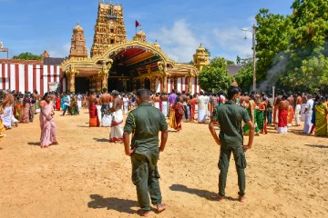 யாழ் நல்லூர் ஆலய சூழலில் ஊதுபத்தி விற்றவர்களுக்கு விளக்கமறியல்! கைக்குழந்தை ஒன்று, 6 சிறுவர்கள் மீட்பு
