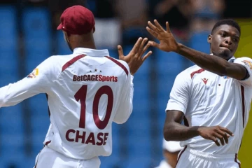 දිවා විවේකය වනවිට ශ්‍රී ලංකාව කඩුලු 3ට ලකුණු 95යි
