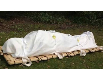 இறந்த பிறகு ஏன் உடலை தனியாக விடக்கூடாது? கருட புராணம் கூறும் ரகசியங்கள் - தெரிஞ்சா ஆச்சரியப்படுவீங்க!