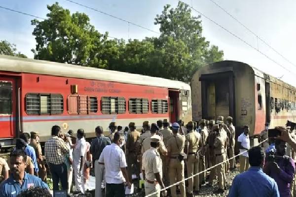 புகையிரதத்தில் எரிவாயு வெடித்து விபத்து - 10 பேர் உயிரிழப்பு | 9 Dead In Train Fire Near Madurai Station