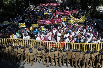 போராட்ட களமாகும் சிறிலங்கா!! அணிதிரளும் மக்கள் படை