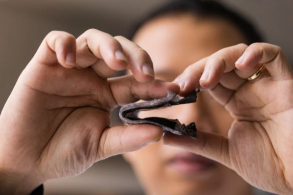 "Washable Battery" கனேடிய ஆய்வாளர்கள் படைத்த சாதனை | First Ever Flexible Washable Battery