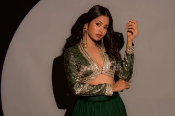 திருமாங்கல்யம் சீரியல் நடிகை காயுஸ்ரீயின் கிளாமர் போட்டோஷூட்...