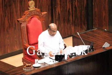 පාර්ලිමේන්තුවේ උණුසුම් තත්ත්වයක්..සභා ගර්භයේ සිදු වූ දේ මෙන්න.(LIVE/UPDATE)