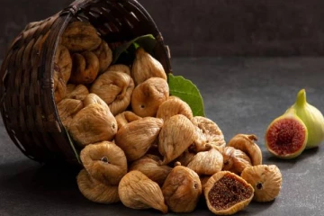 நீரில் ஊற வைத்த அத்திப்பழம் சாப்பிடலாமா? எத்தனை நன்மைகள் பாருங்க