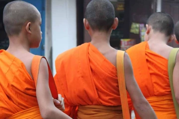 பௌத்த மதகுருவால் இளம் பிக்குகள் துஷ்பிரயோகம்: பொலிஸார் தீவிர விசாரணை