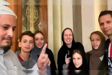 FIFA உலகக்கோப்பை போட்டிகளைக் காண கத்தார் சென்ற வெளிநாட்டு குடும்பத்தினரின் எதிர்பாராத செயல்!