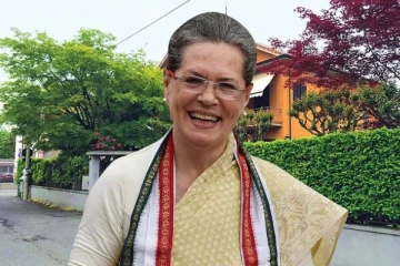 இத்தாலியில் பூர்வீக சொத்து.. கிலோ கணக்கில் தங்கம்,வெள்ளி.., சோனியா காந்தியின் சொத்து மதிப்பு எவ்வளவு?