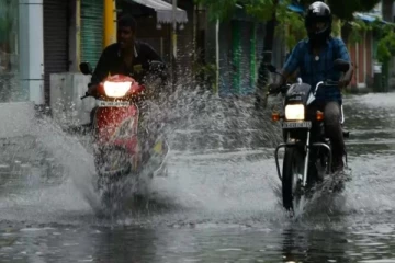 தமிழகத்தில் அடுத்த இரண்டு நாட்களுக்கு கனமழை வாய்ப்பு : வானிலை ஆய்வு மையம் தகவல்