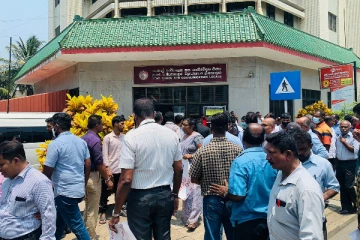 கொழும்பில் இன்று அரசாங்கத்துக்கு எதிராக ஒன்று திரண்ட மக்கள் (video)