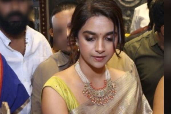 ஆடையை திருடிய கீர்த்தி சுரேஷ்...கடை திறப்பு விழாவில் அவரே சொன்ன விஷயத்தை பாருங்க | Keerthy Suresh Open Talk