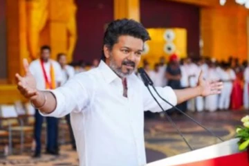 பதற்றத்தின் மத்தியில் தமிழக அரசியல்: இன்னும் சற்று நேரத்தில் இரு முக்கிய அறிவிப்புகள்..!
