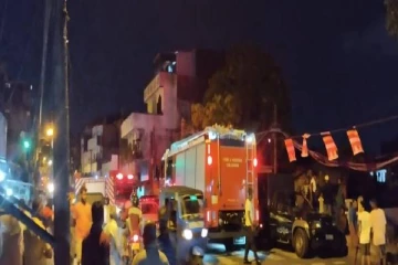 கொழும்பின் புறநகர் பகுதி தொடர் வீட்டுத்தொகுதியில் தீ பரவல்