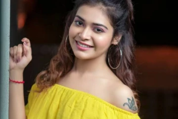 இவங்களுக்கு ஒரு சான்ஸ் கொடுங்கப்பா? சீரியல் நடிகை தர்ஷா புகைப்படம்..