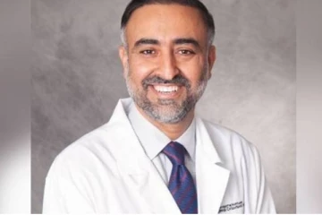 ஒமைக்ரானால் பாதிக்கப்பட்டு உயிர் தப்பியது எப்படி? மருத்துவர் சொன்ன முக்கிய விஷயங்கள்