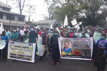 ஹிஷாலினிக்கு நீதி கிடைக்க வேண்டும் - பணிக்குச் செல்லாது தொழிலாளர்கள் போராட்டம்!