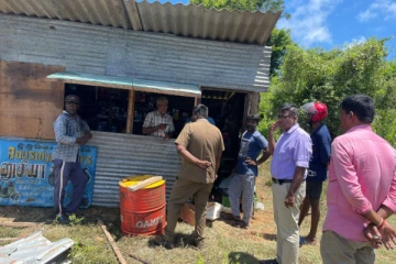 தமிழர் பிரதேசத்தில் இரவோடிரவாக காணி பிடிப்பு; திடீரென முளைத்த கடைகள்; அரச உத்தியோகஸ்தர்களுக்கு மிரட்டல்!