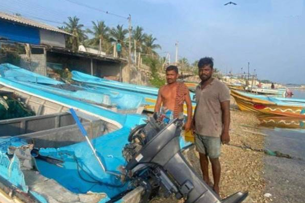 கடற்படையினரின் காட்டுமிராண்டித்தனமான செயல்! உயிர் தப்பிய இருவர் | Vadamarachchi Navy Boat Collided Two Man Survivors