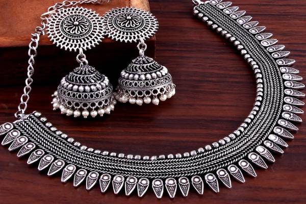 Gold Rate: இன்று கொஞ்சம் குறைந்த தங்கம் விலை - சவரன் எவ்வளவு தெரியுமா? | Today Gold Rate In India And Sri Lanka Sep 18Th